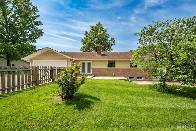 505 Hillbrook Drive, Ballwin, MO 63011