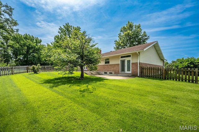 505 Hillbrook Drive, Ballwin, MO 63011