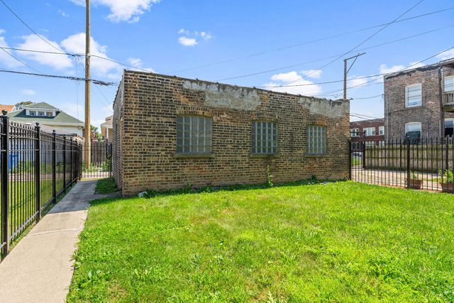8051 S Throop Street, Chicago, IL 60620