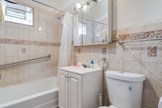 8051 S Throop Street, Chicago, IL 60620