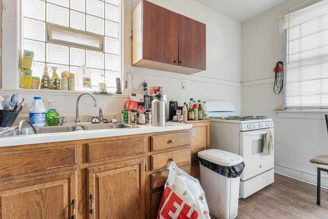 8051 S Throop Street, Chicago, IL 60620