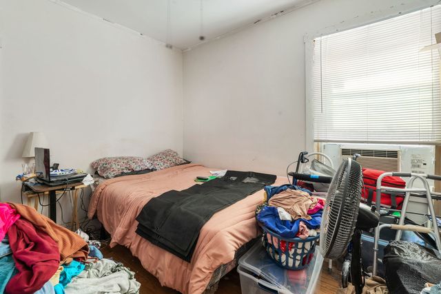 8051 S Throop Street, Chicago, IL 60620