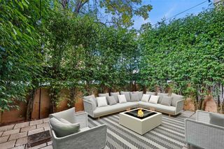 11816 Gorham Avenue 110, Los Angeles, CA 90049