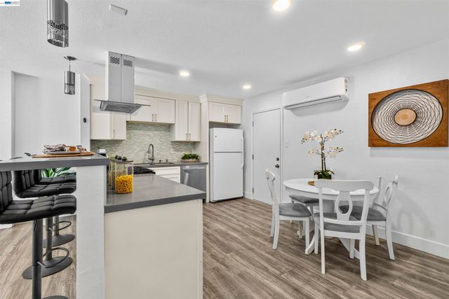 406 Mini Dr, Vallejo, CA 94589