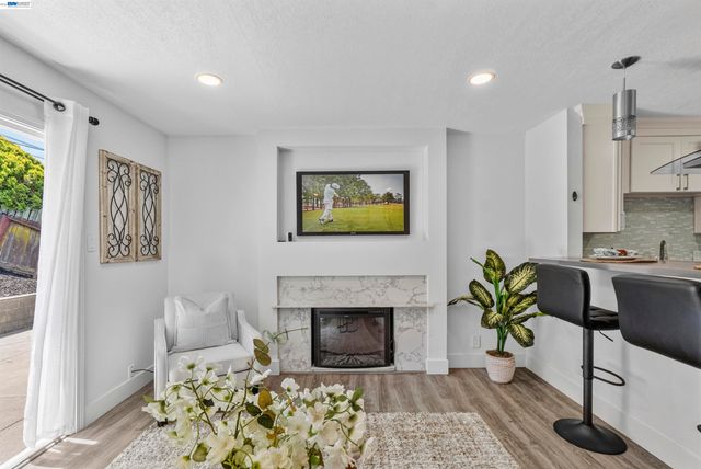 406 Mini Dr, Vallejo, CA 94589