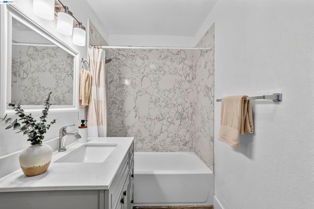 406 Mini Dr, Vallejo, CA 94589