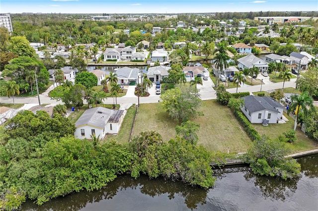 531 13th ST N, Naples, FL 34102