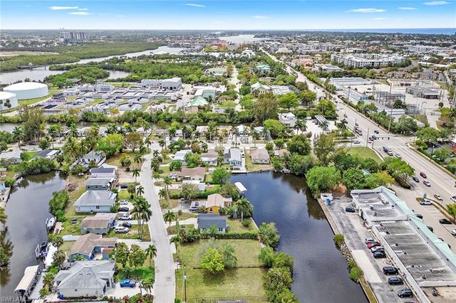 531 13th ST N, Naples, FL 34102