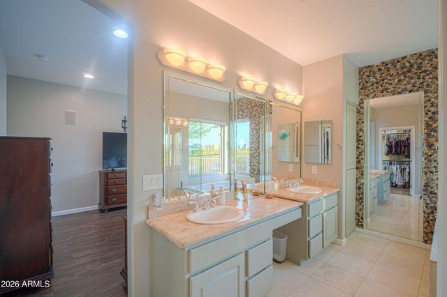 2044 W OLNEY Avenue, Phoenix, AZ 85041