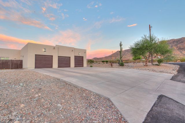 2044 W OLNEY Avenue, Phoenix, AZ 85041