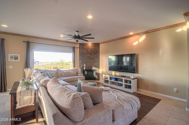 2044 W OLNEY Avenue, Phoenix, AZ 85041