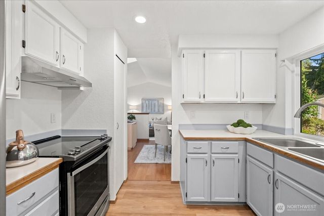 1416 218th Place SW, Lynnwood, WA 98036