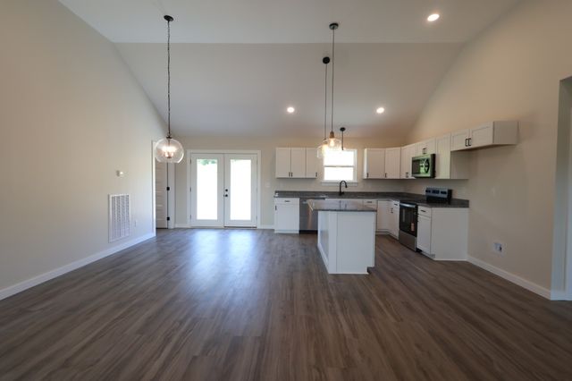 797 Smith Bend Ln, Gainesboro, TN 38562