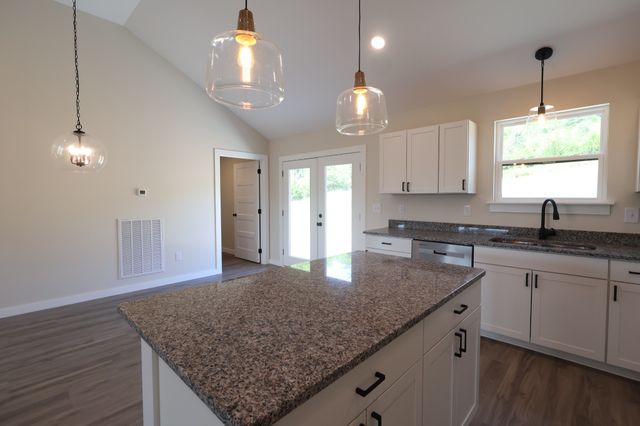 797 Smith Bend Ln, Gainesboro, TN 38562