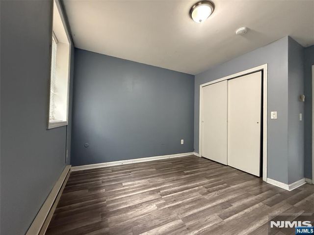 600 N 6th, Newark, NJ 07107