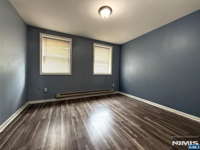 600 N 6th, Newark, NJ 07107