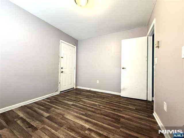 600 N 6th, Newark, NJ 07107