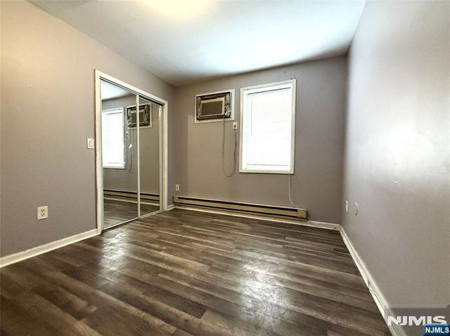 600 N 6th, Newark, NJ 07107