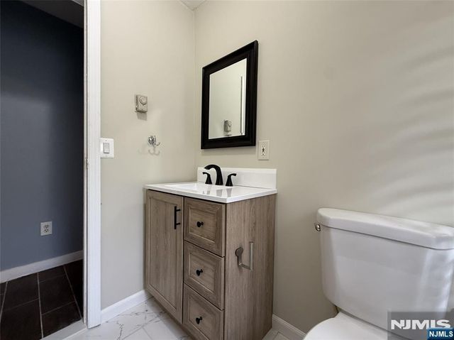 600 N 6th, Newark, NJ 07107