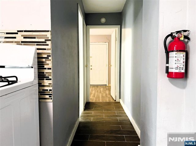 600 N 6th, Newark, NJ 07107