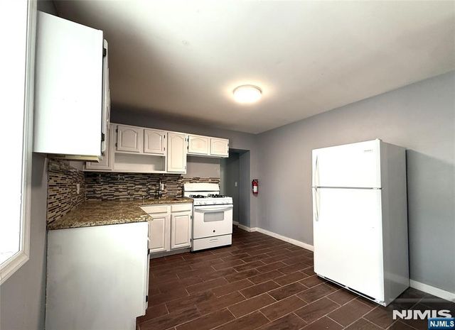 600 N 6th, Newark, NJ 07107