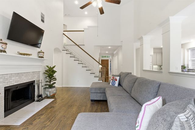 2218 Ash Grove Way, Dallas, TX 75228