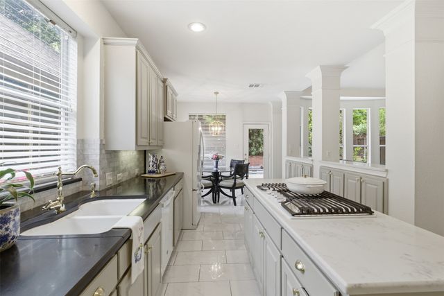 2218 Ash Grove Way, Dallas, TX 75228