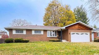 1913 W CLAREWOOD Avenue, Peoria, IL 61614