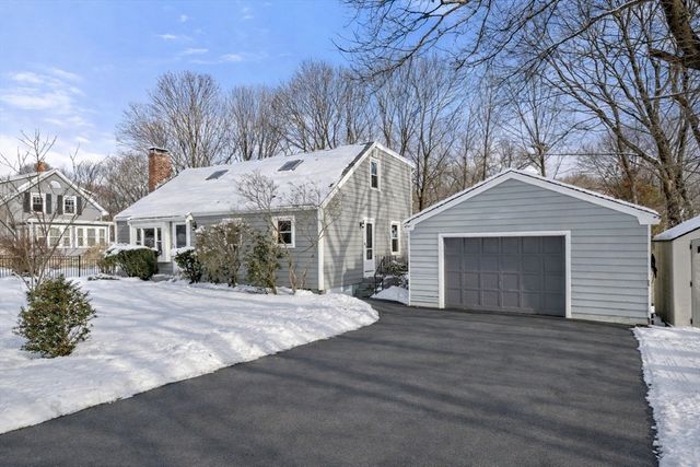 104 Myrtle Ave, Wakefield, MA 01880