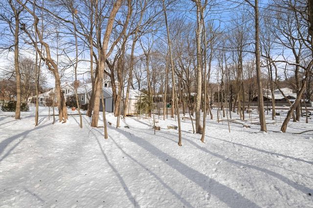 104 Myrtle Ave, Wakefield, MA 01880