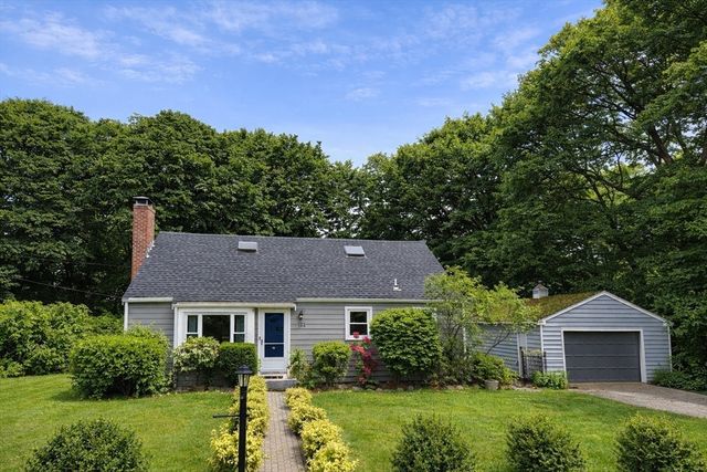 104 Myrtle Ave, Wakefield, MA 01880