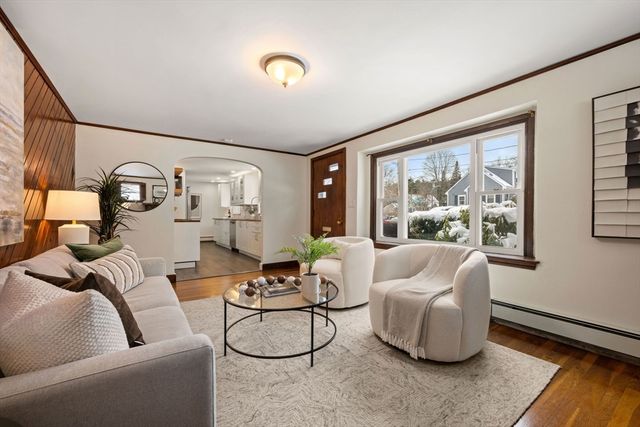 104 Myrtle Ave, Wakefield, MA 01880