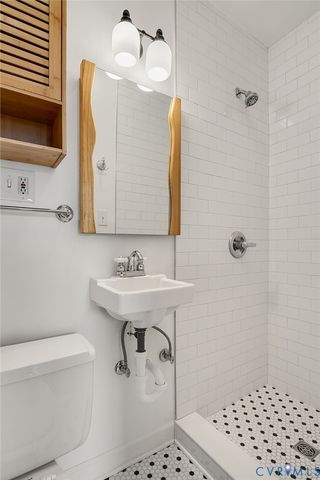 2413 Stuart Ave, Richmond, VA 23220