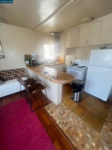 1161 64Th St, Oakland, CA 94608