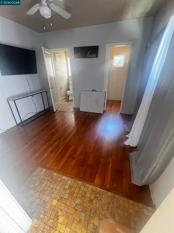 1161 64Th St, Oakland, CA 94608