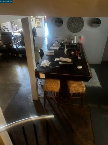 1161 64Th St, Oakland, CA 94608