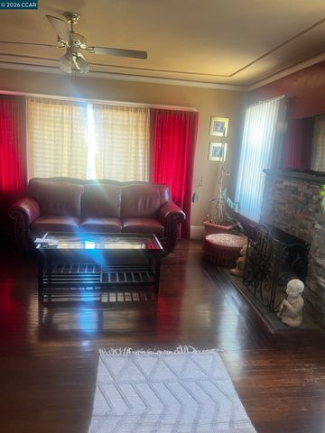 1161 64Th St, Oakland, CA 94608