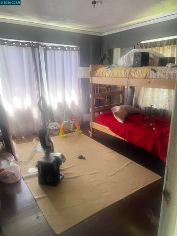 1161 64Th St, Oakland, CA 94608