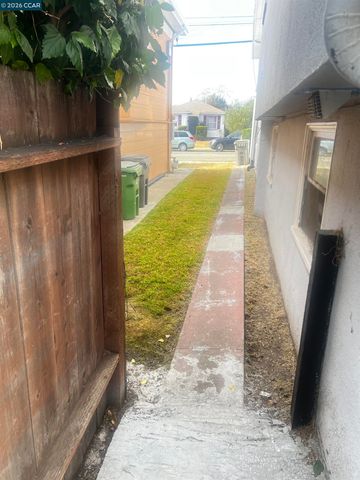 1161 64Th St, Oakland, CA 94608