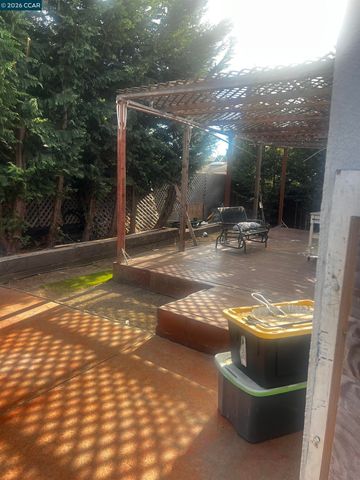 1161 64Th St, Oakland, CA 94608