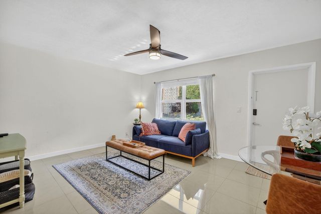 815 Middle River Drive 114, Fort Lauderdale, FL 33304