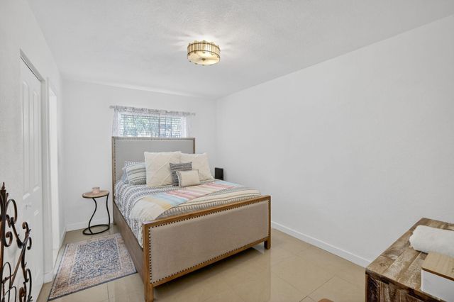 815 Middle River Drive 114, Fort Lauderdale, FL 33304