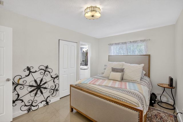 815 Middle River Drive 114, Fort Lauderdale, FL 33304