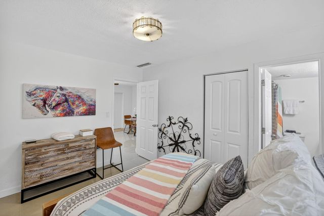 815 Middle River Drive 114, Fort Lauderdale, FL 33304