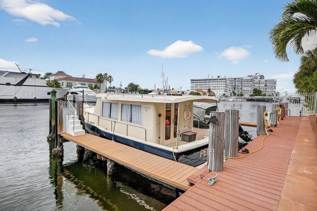 815 Middle River Drive 114, Fort Lauderdale, FL 33304