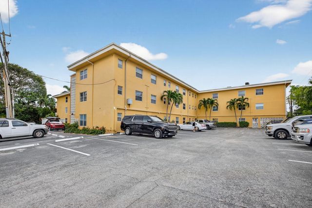 815 Middle River Drive 114, Fort Lauderdale, FL 33304