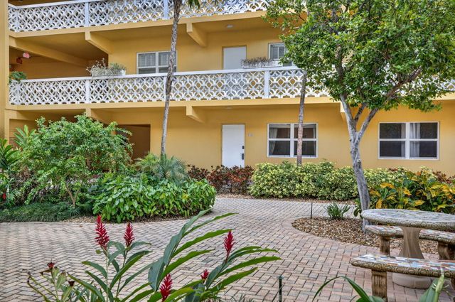 815 Middle River Drive 114, Fort Lauderdale, FL 33304