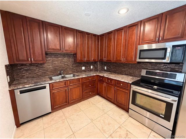 5421 Raritan Way, Denver, CO 80221