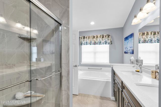 2 Seminole Court, Jackson, NJ 08527