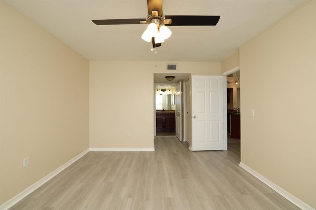 4240 San Marino Boulevard 304, West Palm Beach, FL 33409